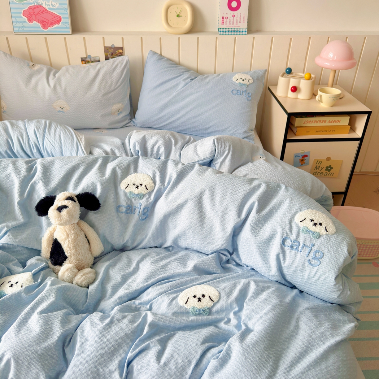 91家纺网 家纺一手货源 找家纺 橙意 2026新款高克重A类泡芙纱毛巾绣四件套 萌萌小狗-蓝