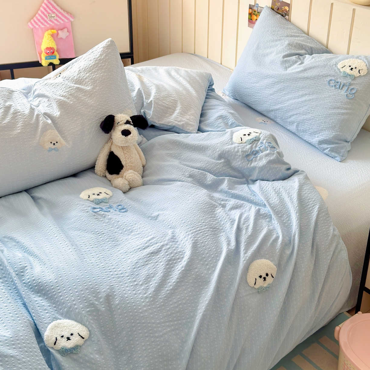 91家纺网 家纺一手货源 找家纺 橙意 2026新款高克重A类泡芙纱毛巾绣四件套 萌萌小狗-蓝