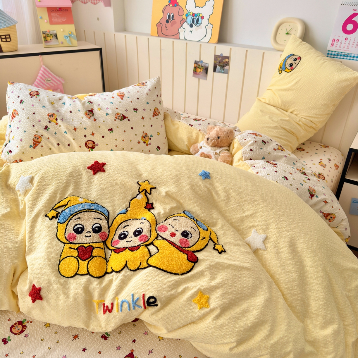 91家纺网 家纺一手货源 找家纺 橙意 2026新款高克重A类泡芙纱毛巾绣四件套 星星伙伴