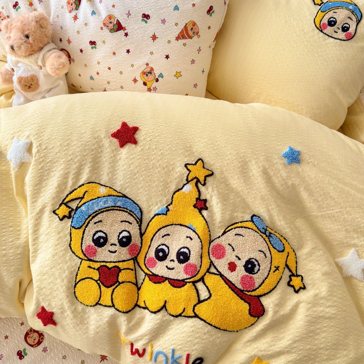 91家纺网 家纺一手货源 找家纺 橙意 2026新款高克重A类泡芙纱毛巾绣四件套 星星伙伴