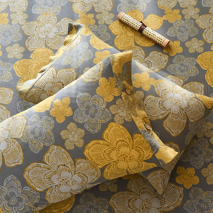 91家纺网 家纺一手货源 找家纺 爱彼家纺 2026春夏新款原麻邹邹纱印花单床笠 床笠单件 原麻皱皱纱-繁花-灰