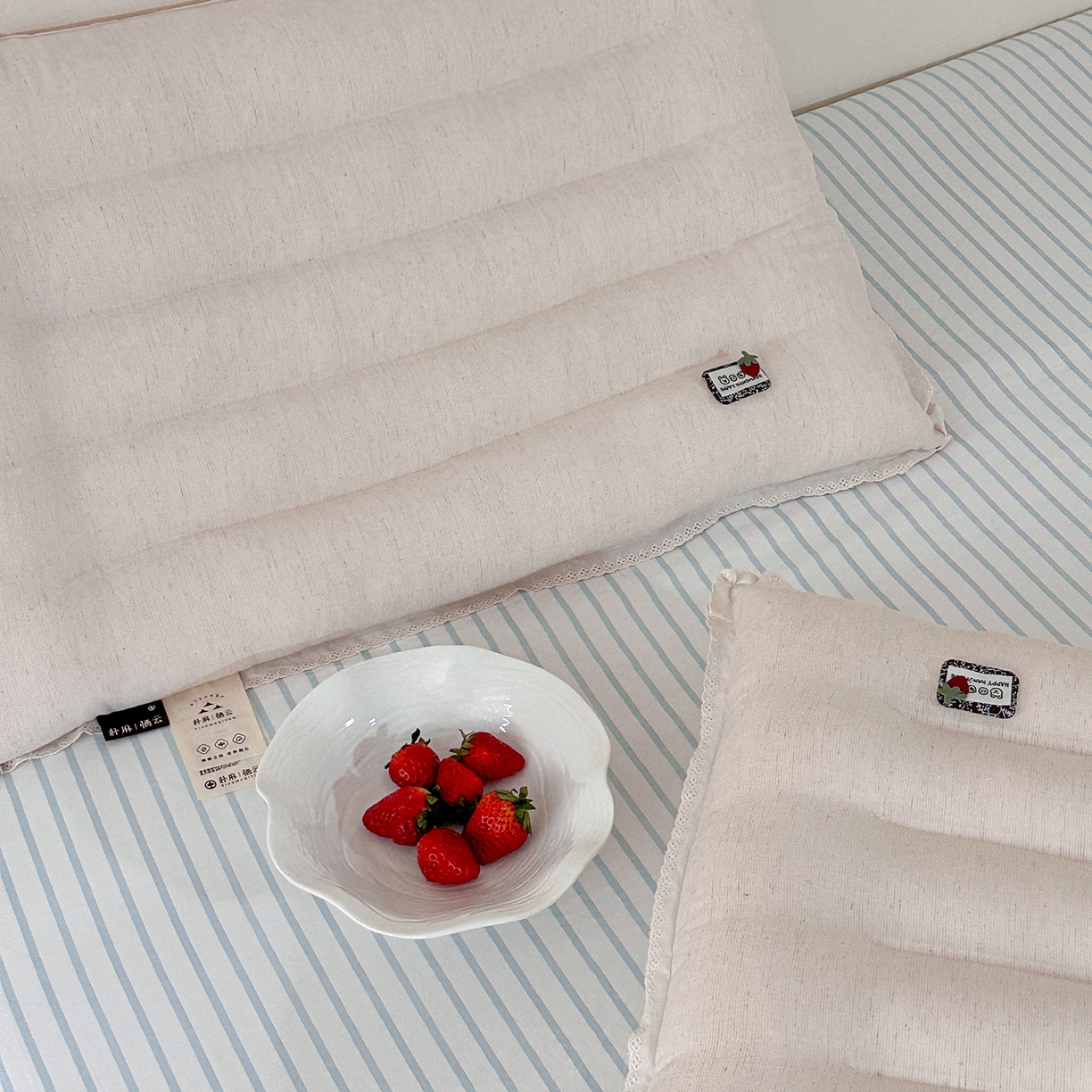 91家纺网 家纺一手货源 找家纺 （总）伟邦枕芯 2026新款草莓花边棉麻低枕