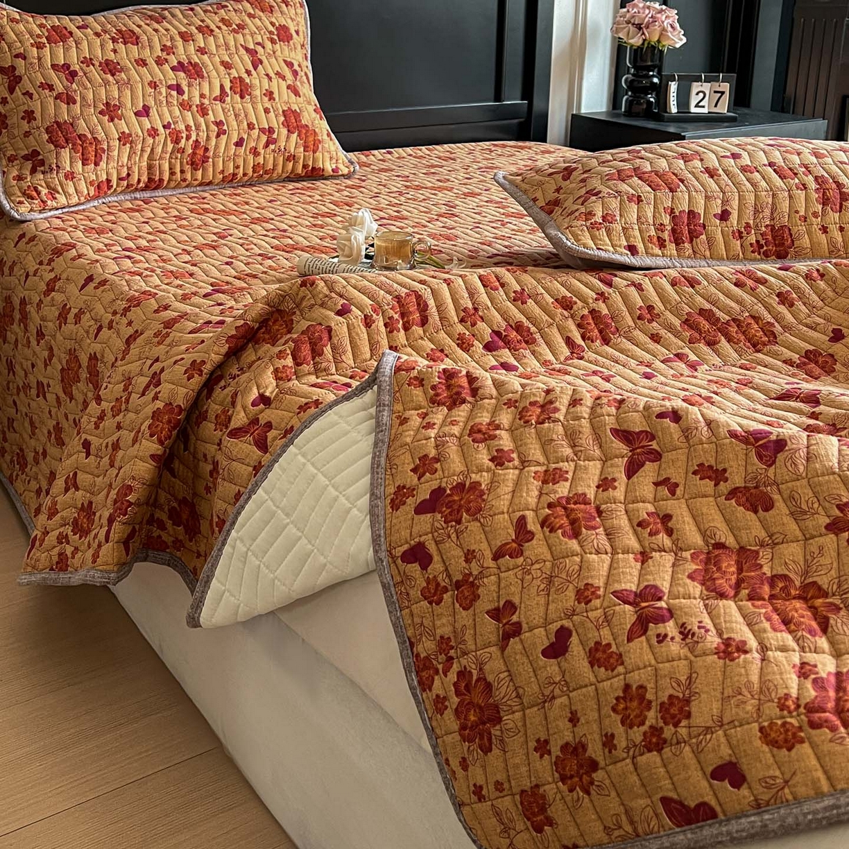 91家纺网 家纺一手货源 找家纺 满座家居 2026新款舒适亲肤简约单品床盖 红尘如梦