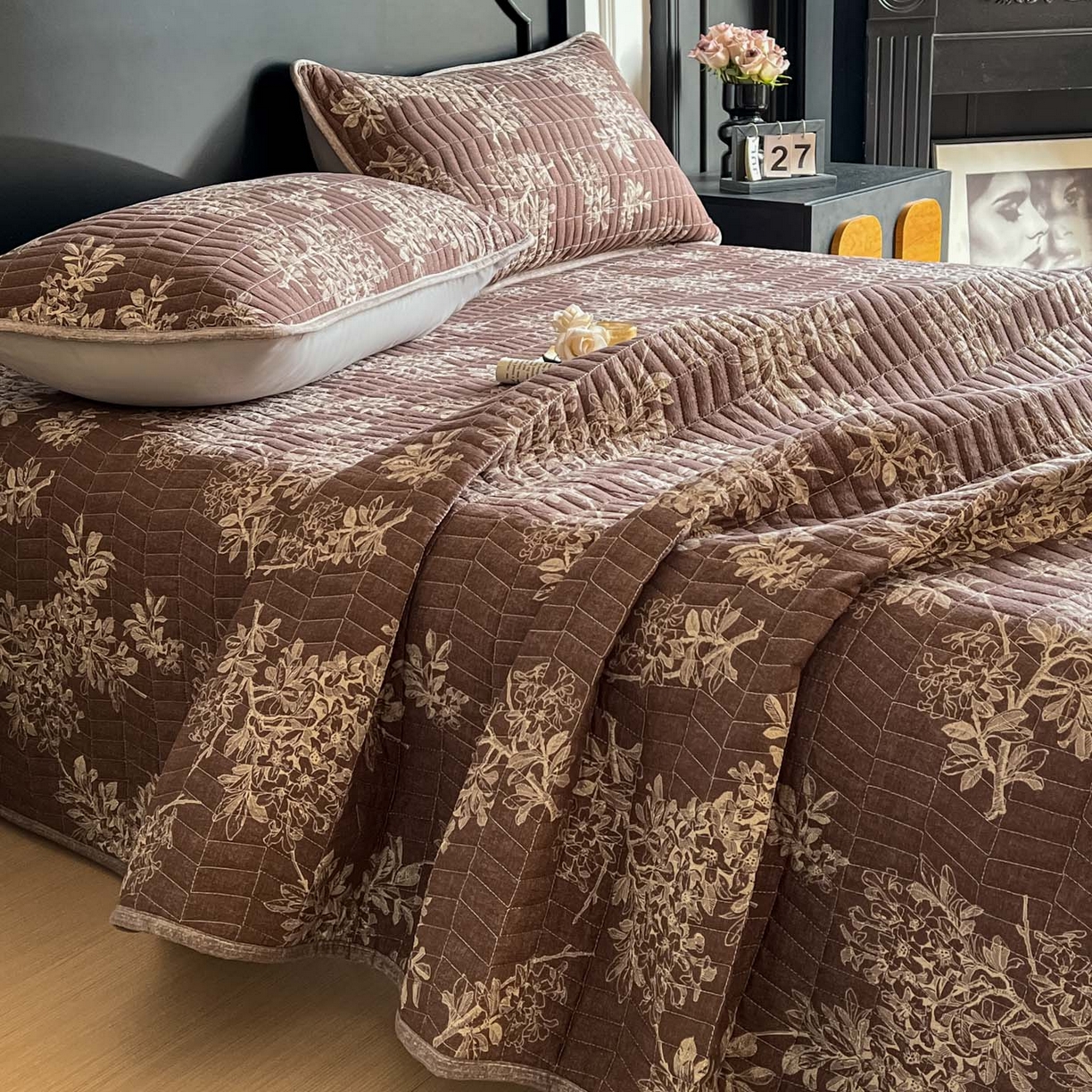 91家纺网 家纺一手货源 找家纺 满座家居 2026新款舒适亲肤简约单品床盖 锦瑟