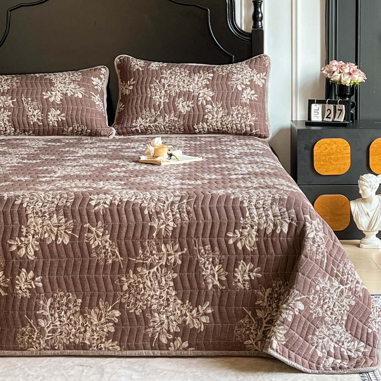 91家纺网 家纺一手货源 找家纺 满座家居 2026新款舒适亲肤简约单品床盖 锦瑟