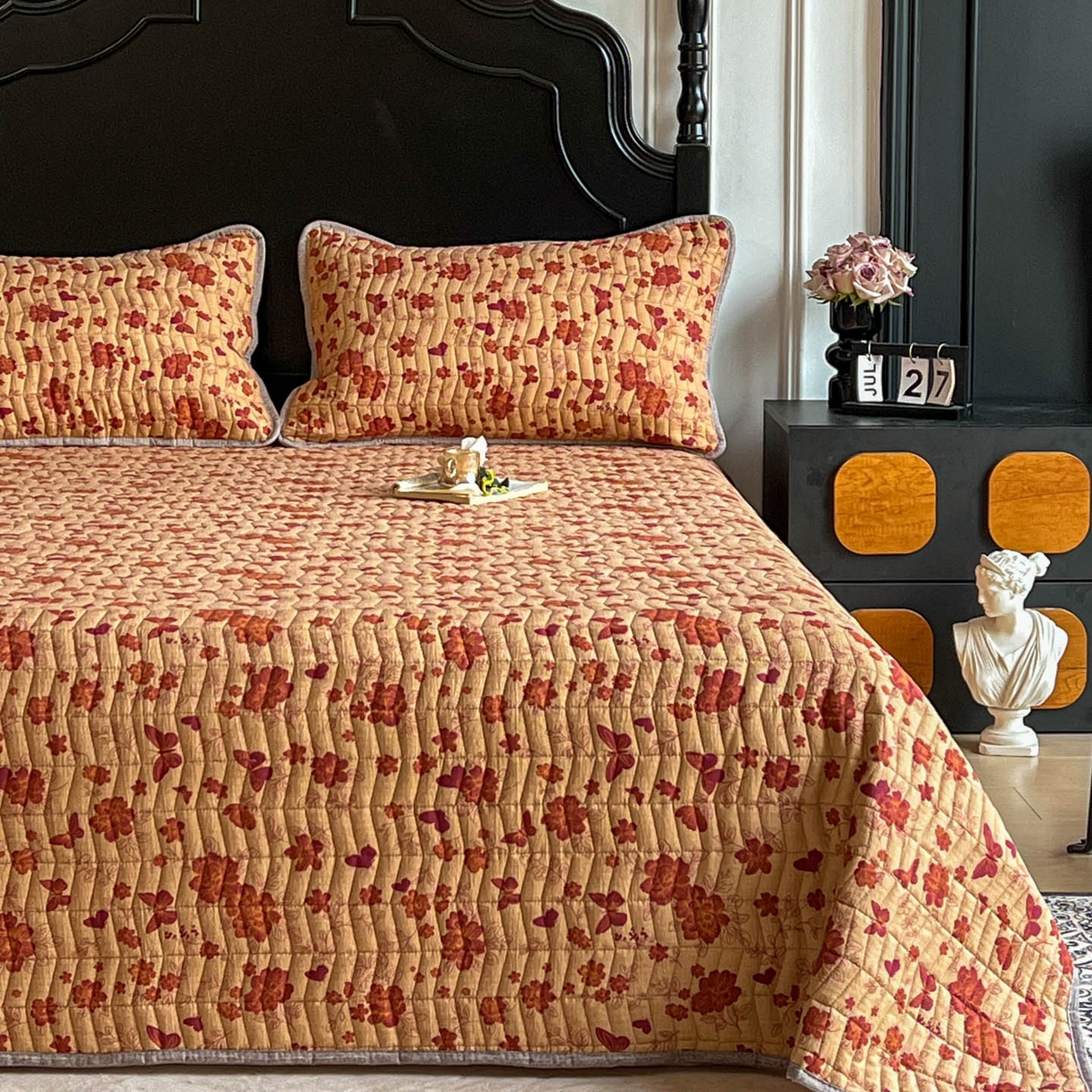 91家纺网 家纺一手货源 找家纺 满座家居 2026新款舒适亲肤简约单品床盖 红尘如梦