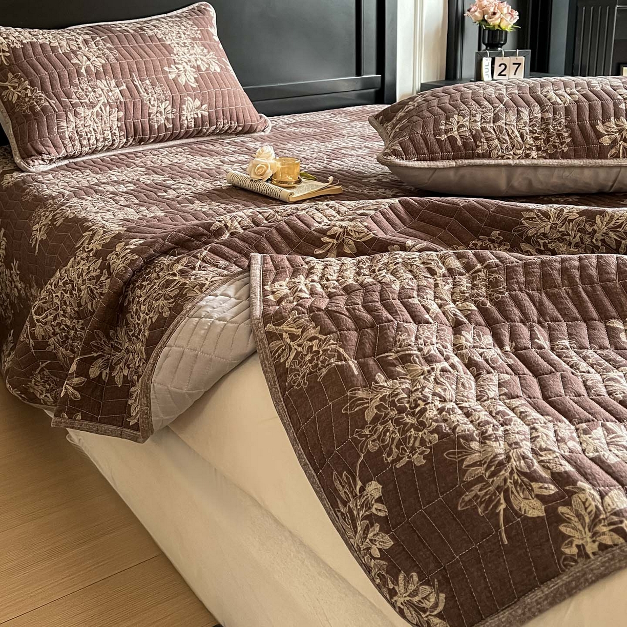 91家纺网 家纺一手货源 找家纺 满座家居 2026新款舒适亲肤简约单品床盖 锦瑟