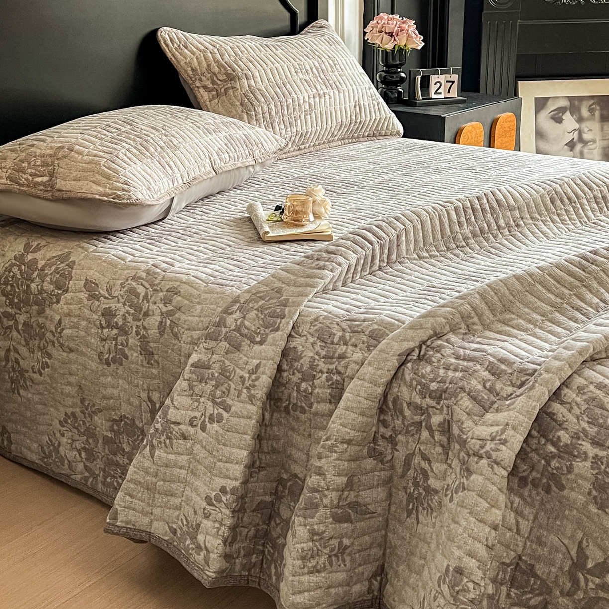 91家纺网 家纺一手货源 找家纺 满座家居 2026新款舒适亲肤简约单品床盖 风木槿