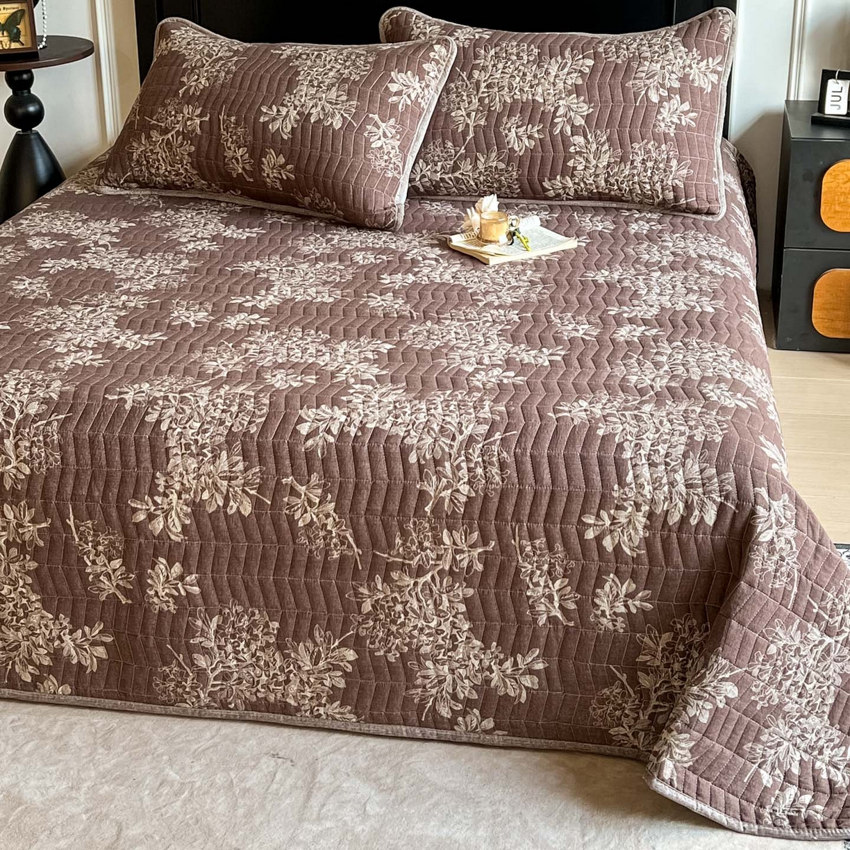 91家纺网 家纺一手货源 找家纺 满座家居 2026新款舒适亲肤简约单品床盖 锦瑟