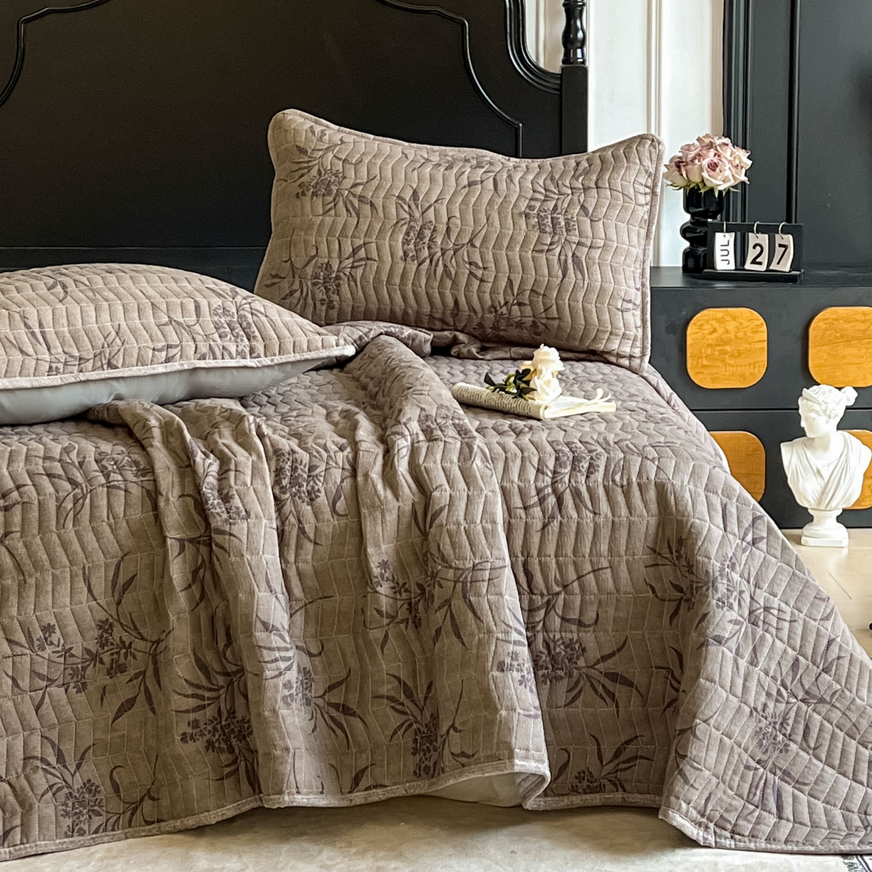 91家纺网 家纺一手货源 找家纺 满座家居 2026新款舒适亲肤简约单品床盖 玉茗