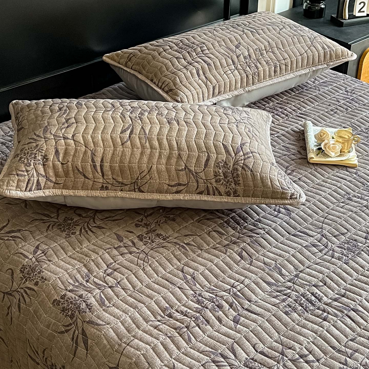 91家纺网 家纺一手货源 找家纺 满座家居 2026新款舒适亲肤简约单品床盖 玉茗