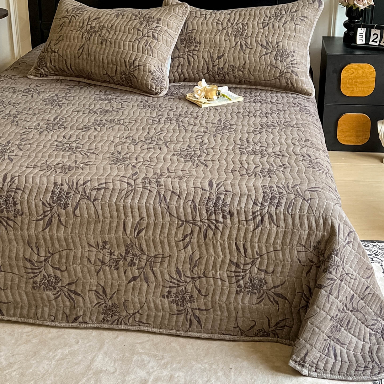 91家纺网 家纺一手货源 找家纺 满座家居 2026新款舒适亲肤简约单品床盖 玉茗