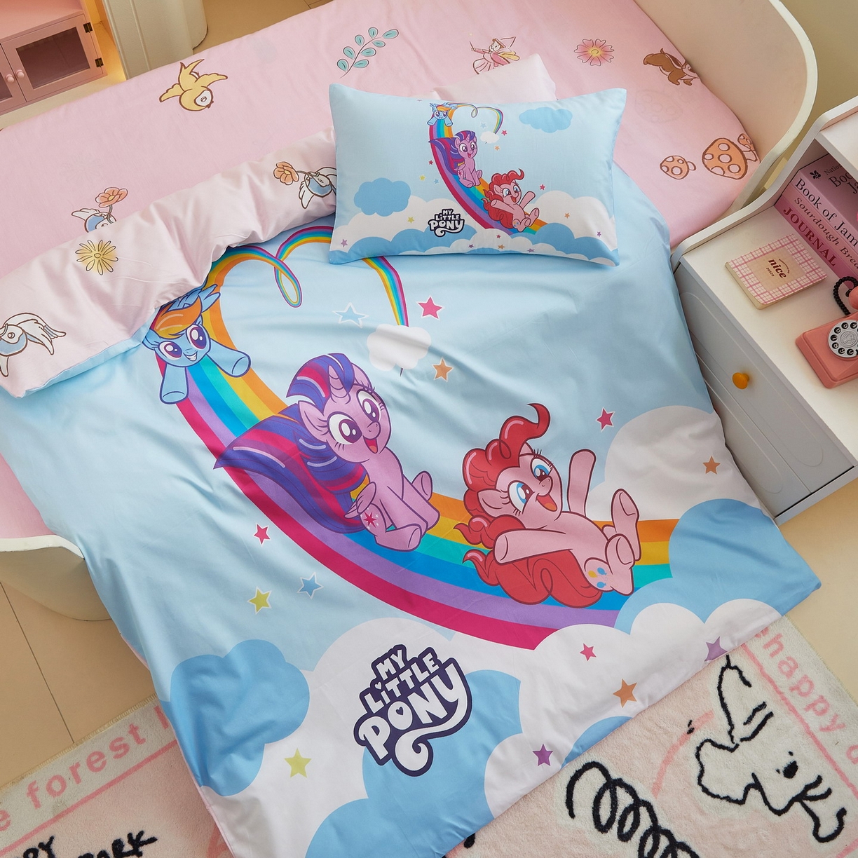 91家纺网 家纺一手货源 找家纺 蘭菲家纺 2026新款幼儿园儿童小马宝莉系列多件套 嗨皮宝莉