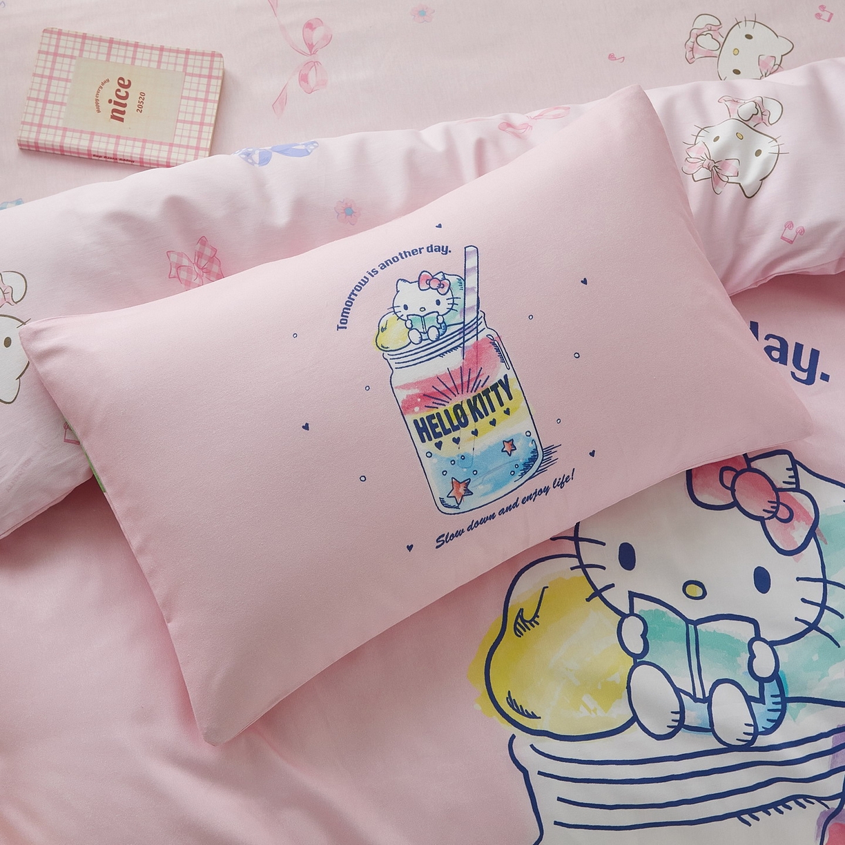 91家纺网 家纺一手货源 找家纺 蘭菲家纺 2026新款幼儿园儿童三丽欧系列多件套 大杯奶茶