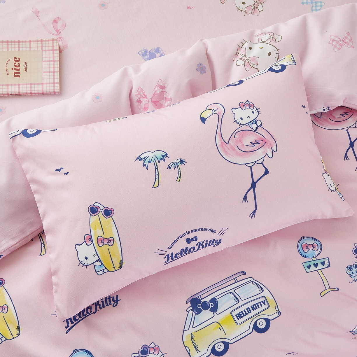 91家纺网 家纺一手货源 找家纺 蘭菲家纺 2026新款幼儿园儿童三丽欧系列多件套 快乐休假