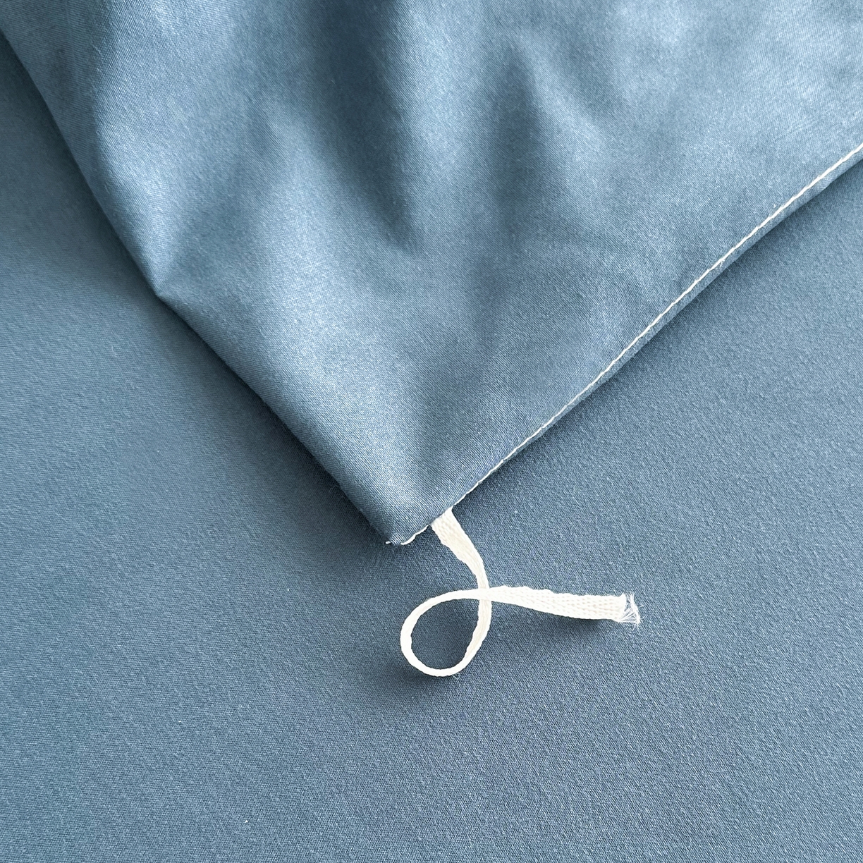 91家纺网 家纺一手货源 找家纺 佑泽家纺 2026年纯色双拼水洗棉四件套单被套 宾利蓝