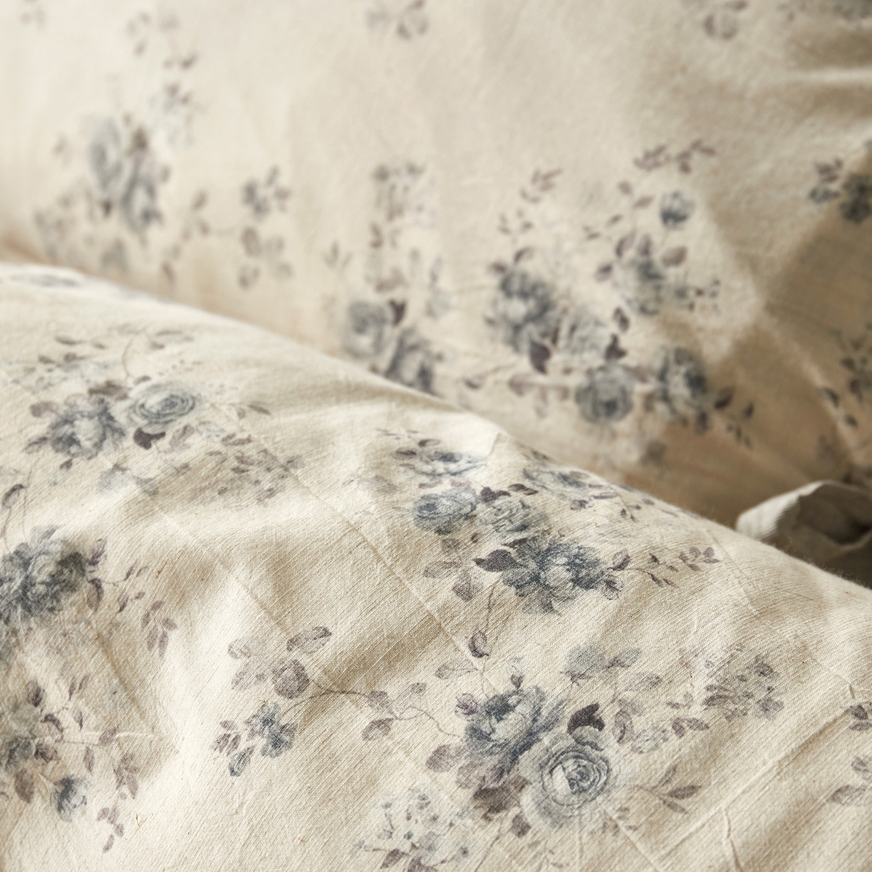 91家纺网 家纺一手货源 找家纺 绫韵家纺 2026春夏新款A类印花棉麻蝴蝶结四件套 法式风情·蓝