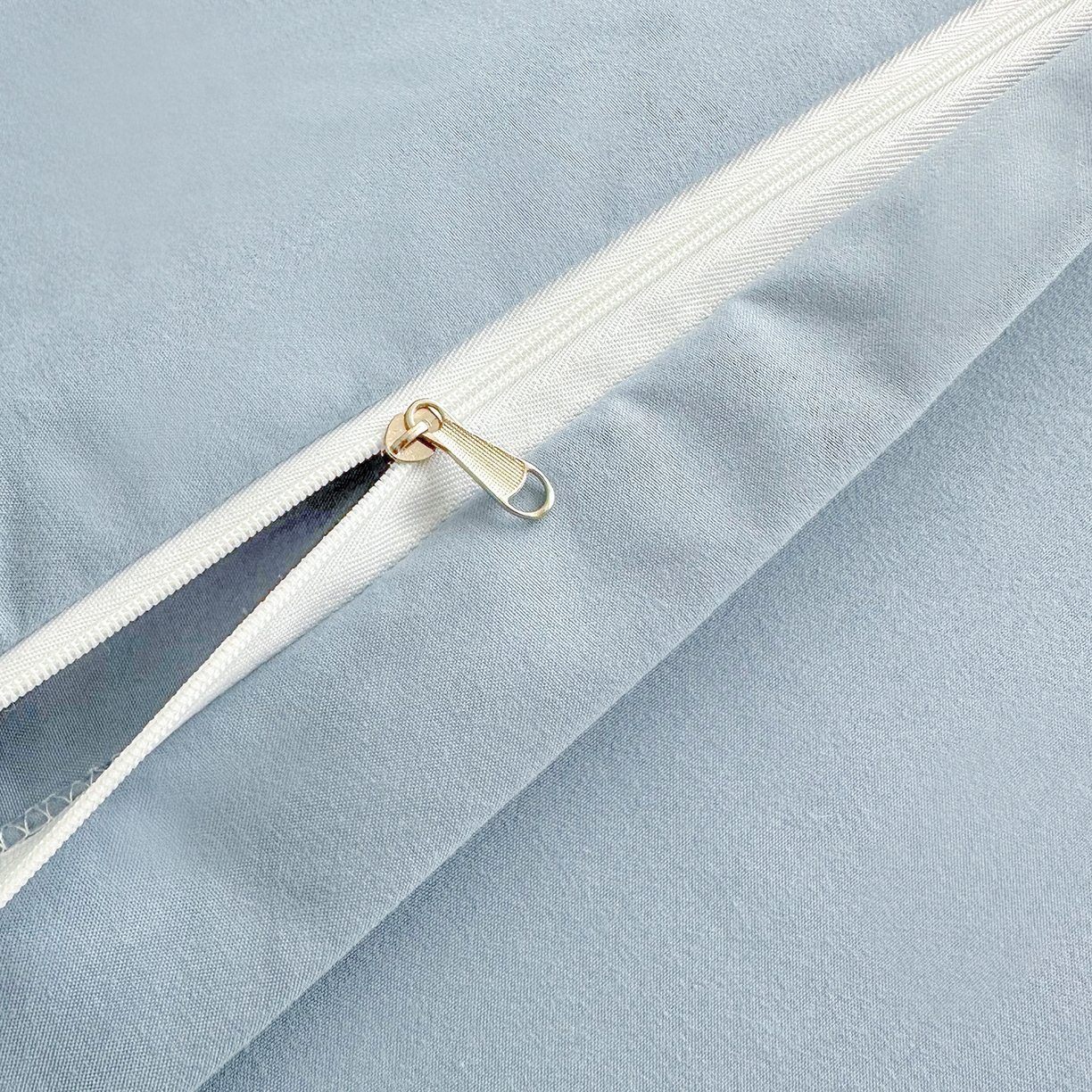 91家纺网 家纺一手货源 找家纺 佑泽家纺 2026年纯色双拼水洗棉四件套单被套 天空蓝