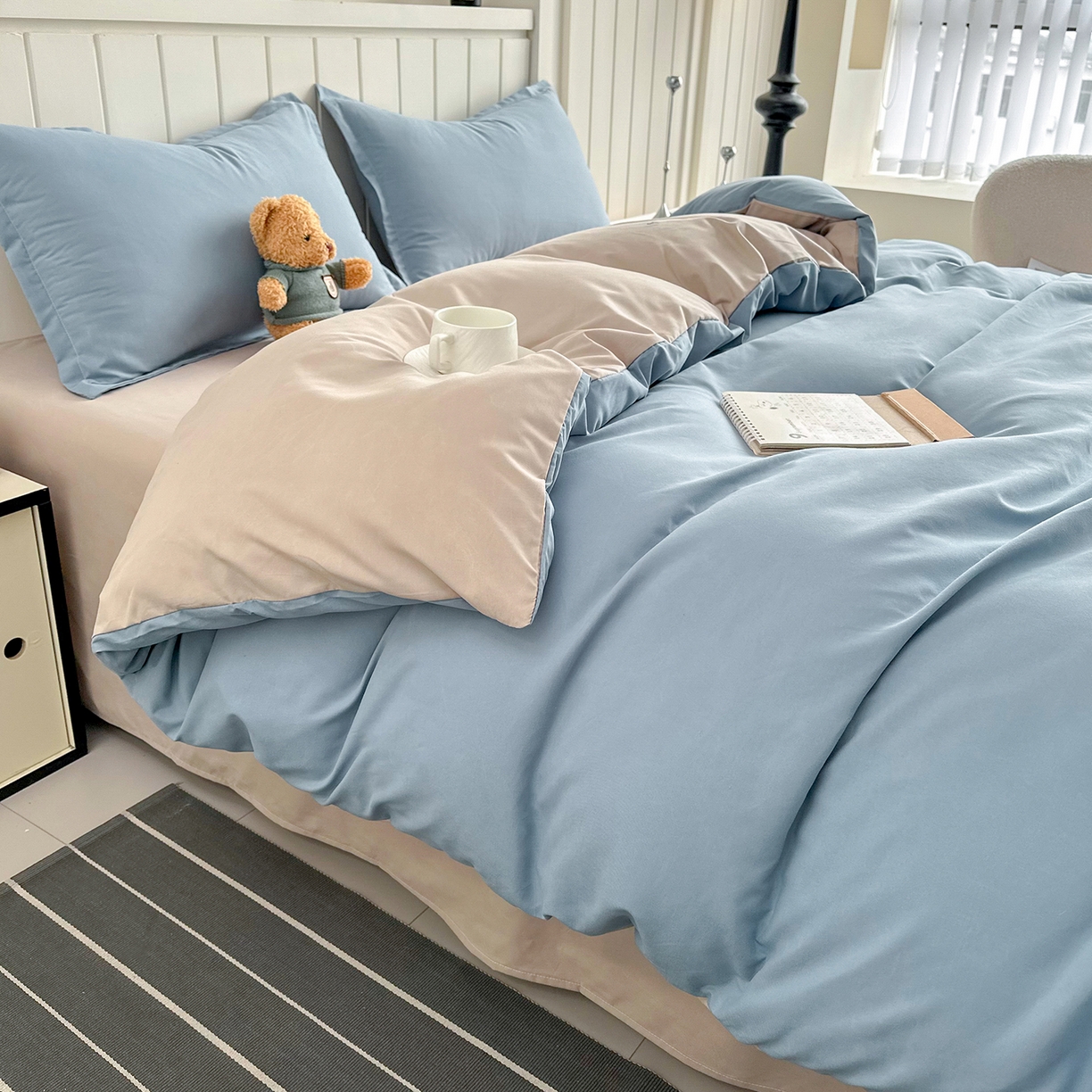 91家纺网 家纺一手货源 找家纺 佑泽家纺 2026年纯色双拼水洗棉四件套单被套 天空蓝+卡其