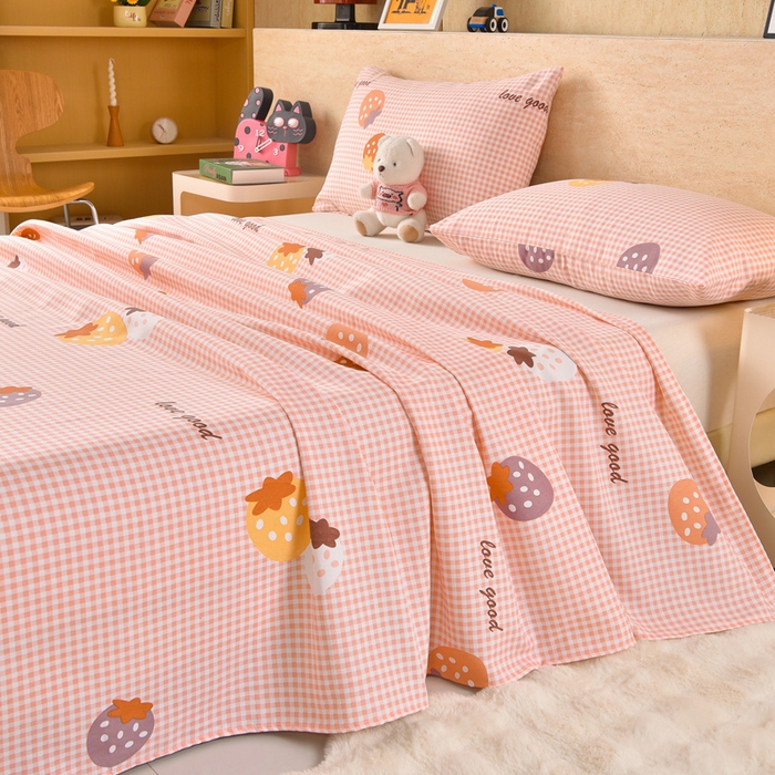 91家纺网 家纺一手货源 找家纺 德比尔斯  2026新款原棉老粗布凉席印花床单三件套 草莓甜心