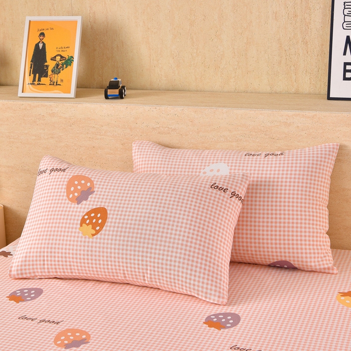 91家纺网 家纺一手货源 找家纺 德比尔斯  2026新款原棉老粗布凉席印花床单三件套 草莓甜心