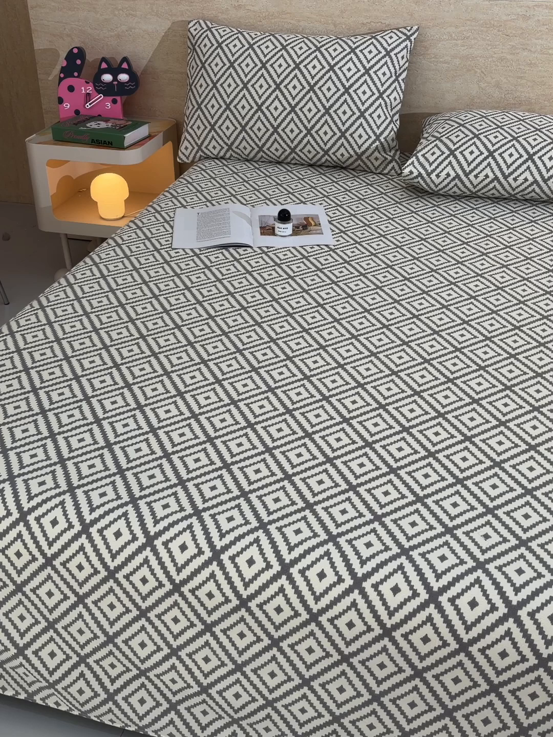 91家纺网 家纺一手货源 找家纺 德比尔斯  2026新款原棉老粗布凉席印花床单三件套 菱格