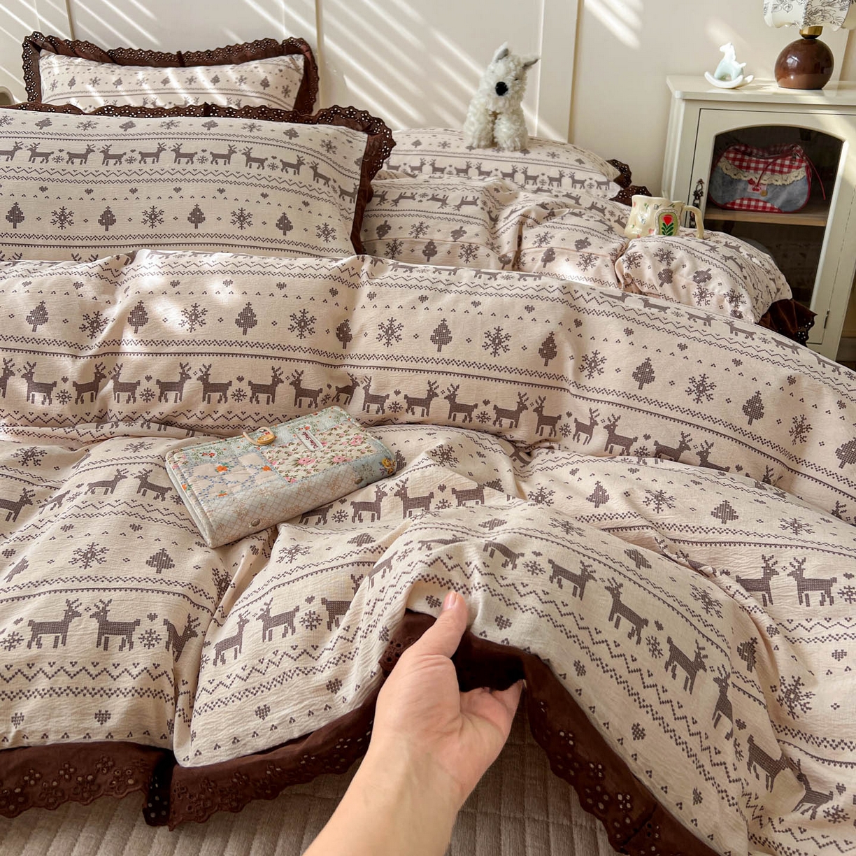 91家纺网 家纺一手货源 找家纺 （总）富米莱（原臻工厂） 2026新款高克重爆款法式全棉纯棉花边四季款加厚色织提花床盖床裙四件套