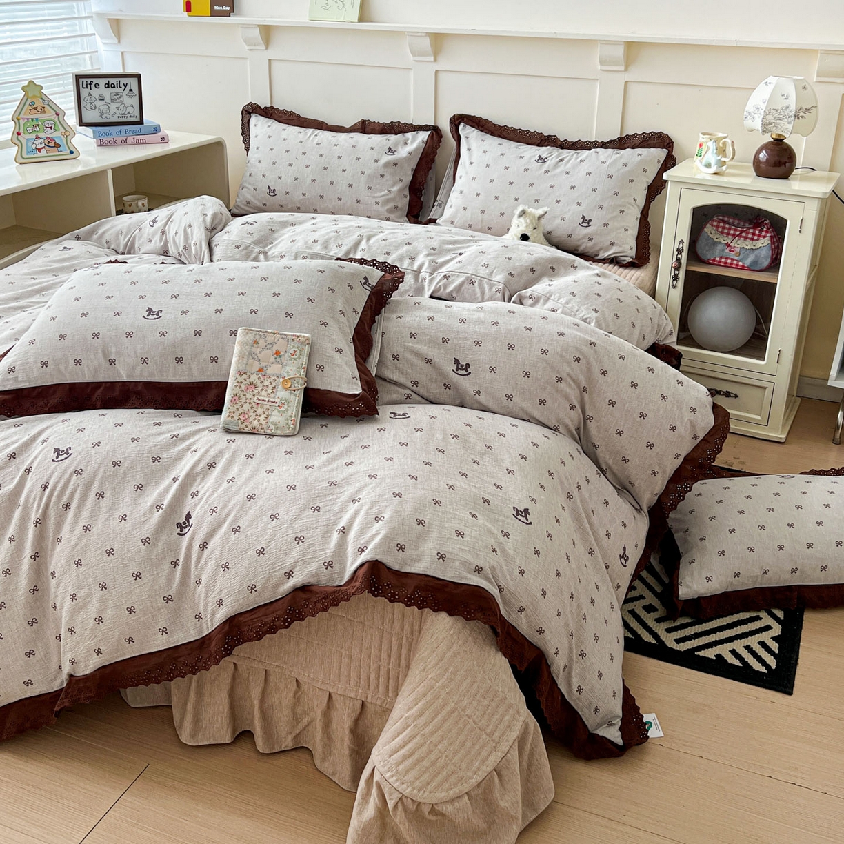 91家纺网 家纺一手货源 找家纺 （总）富米莱（原臻工厂） 2026新款高克重爆款法式全棉纯棉花边四季款加厚色织提花床盖床裙四件套