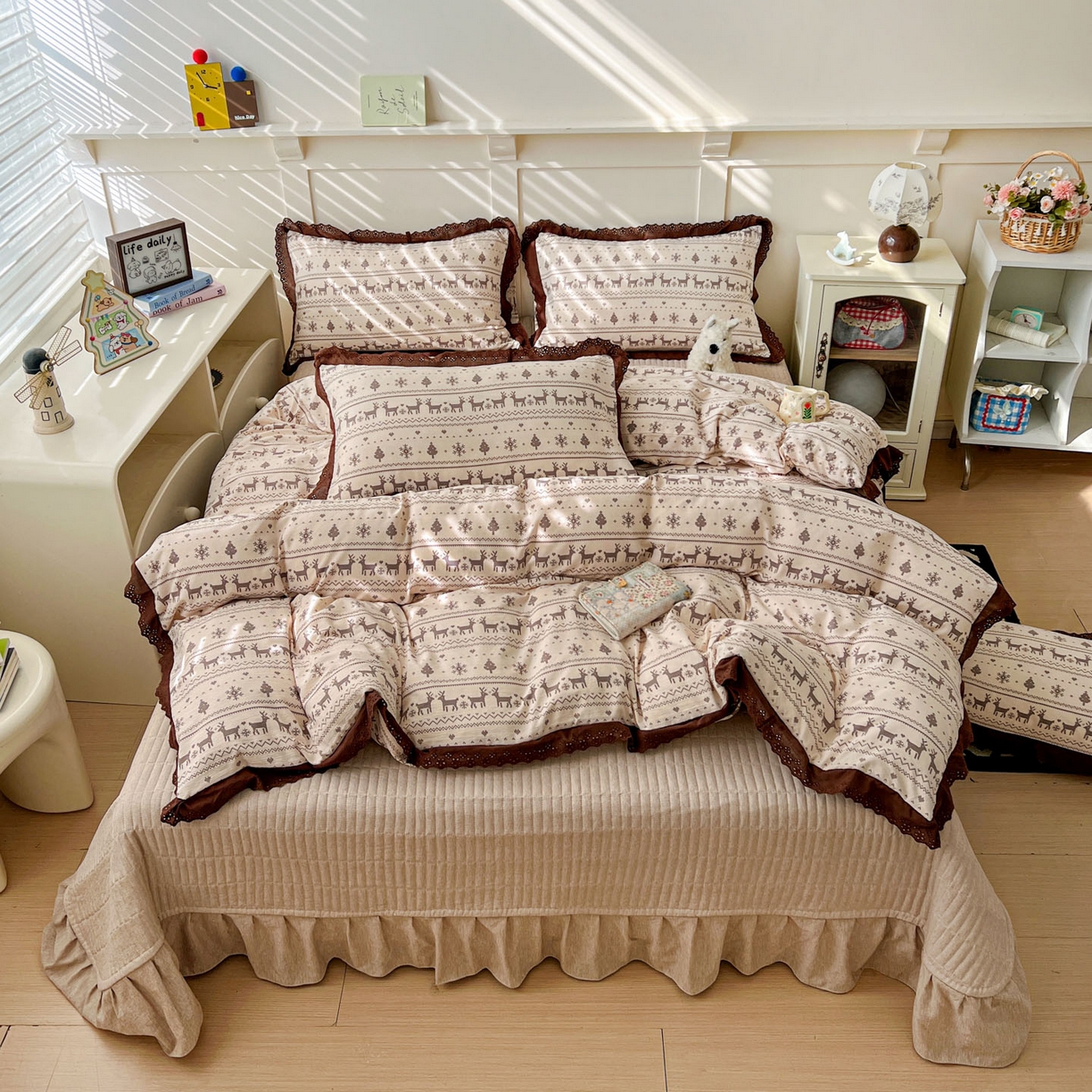 91家纺网 家纺一手货源 找家纺 富米莱（原臻工厂） 2026新款高克重爆款法式全棉纯棉花边四季款加厚色织提花床盖床裙四件套 提花-北欧童话