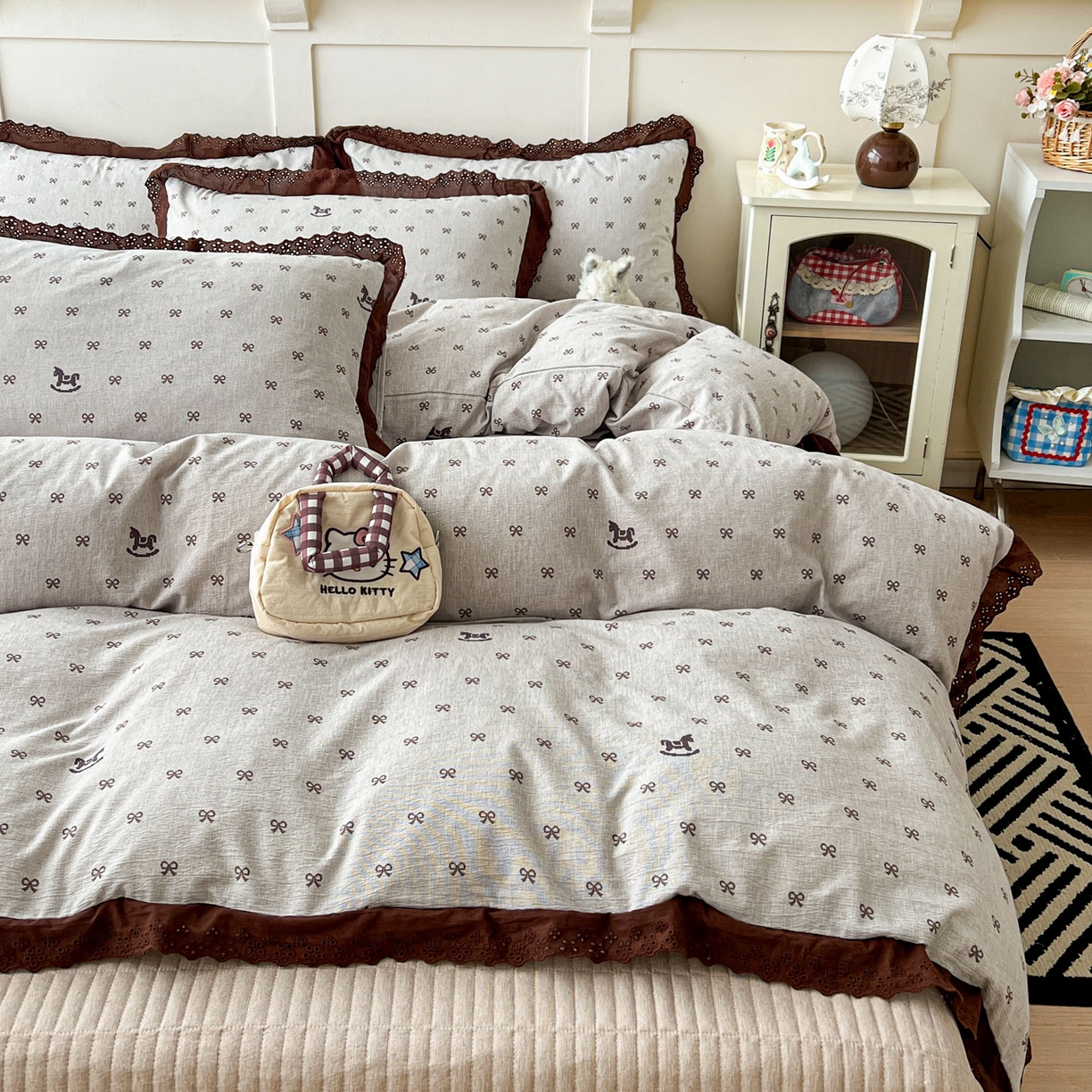 91家纺网 家纺一手货源 找家纺 富米莱（原臻工厂） 2026新款高克重爆款法式全棉纯棉花边四季款加厚色织提花床盖床裙四件套 提花-摇摇马