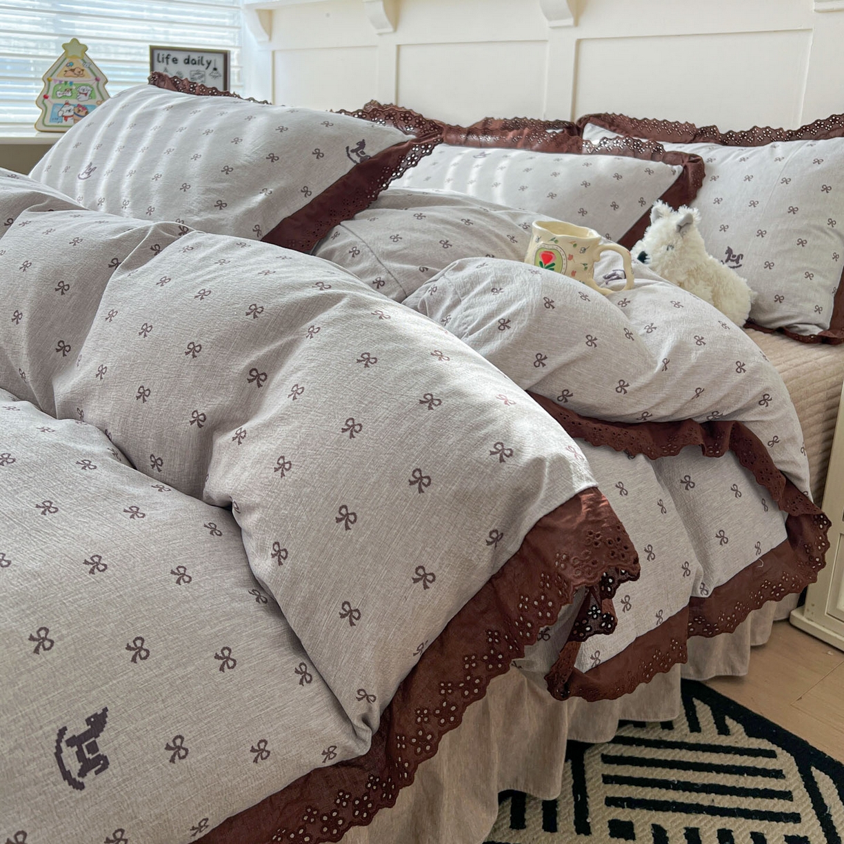 91家纺网 家纺一手货源 找家纺 富米莱（原臻工厂） 2026新款高克重爆款法式全棉纯棉花边四季款加厚色织提花床盖床裙四件套 提花-摇摇马