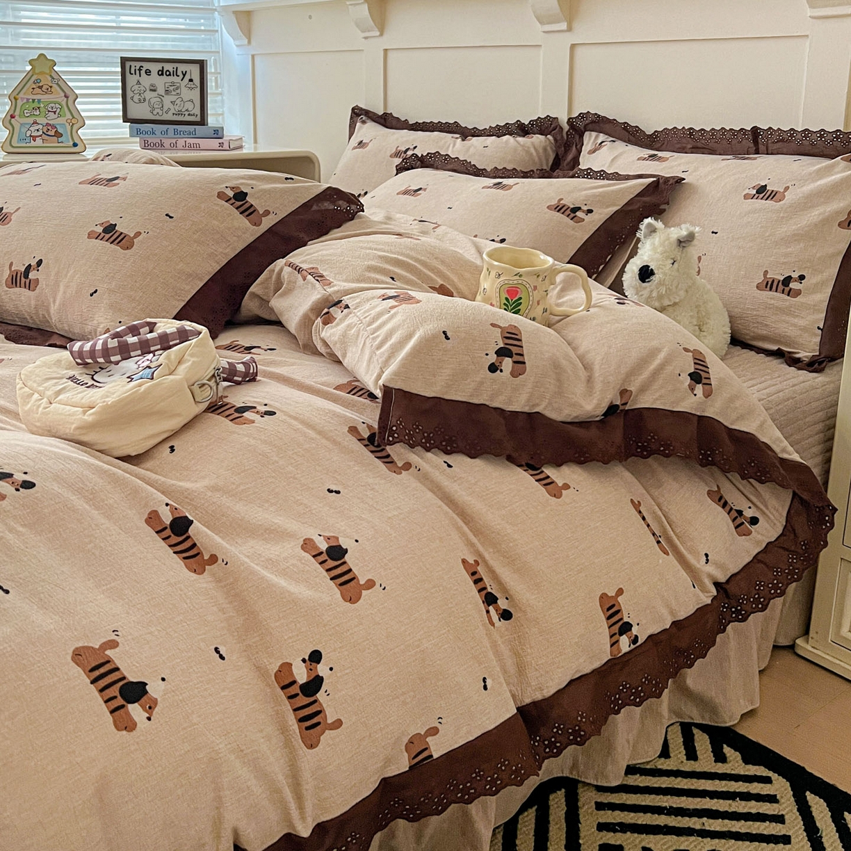 91家纺网 家纺一手货源 找家纺 富米莱（原臻工厂） 2026新款高克重爆款法式全棉纯棉花边四季款加厚色织提花床盖床裙四件套 提花-樱桃狗