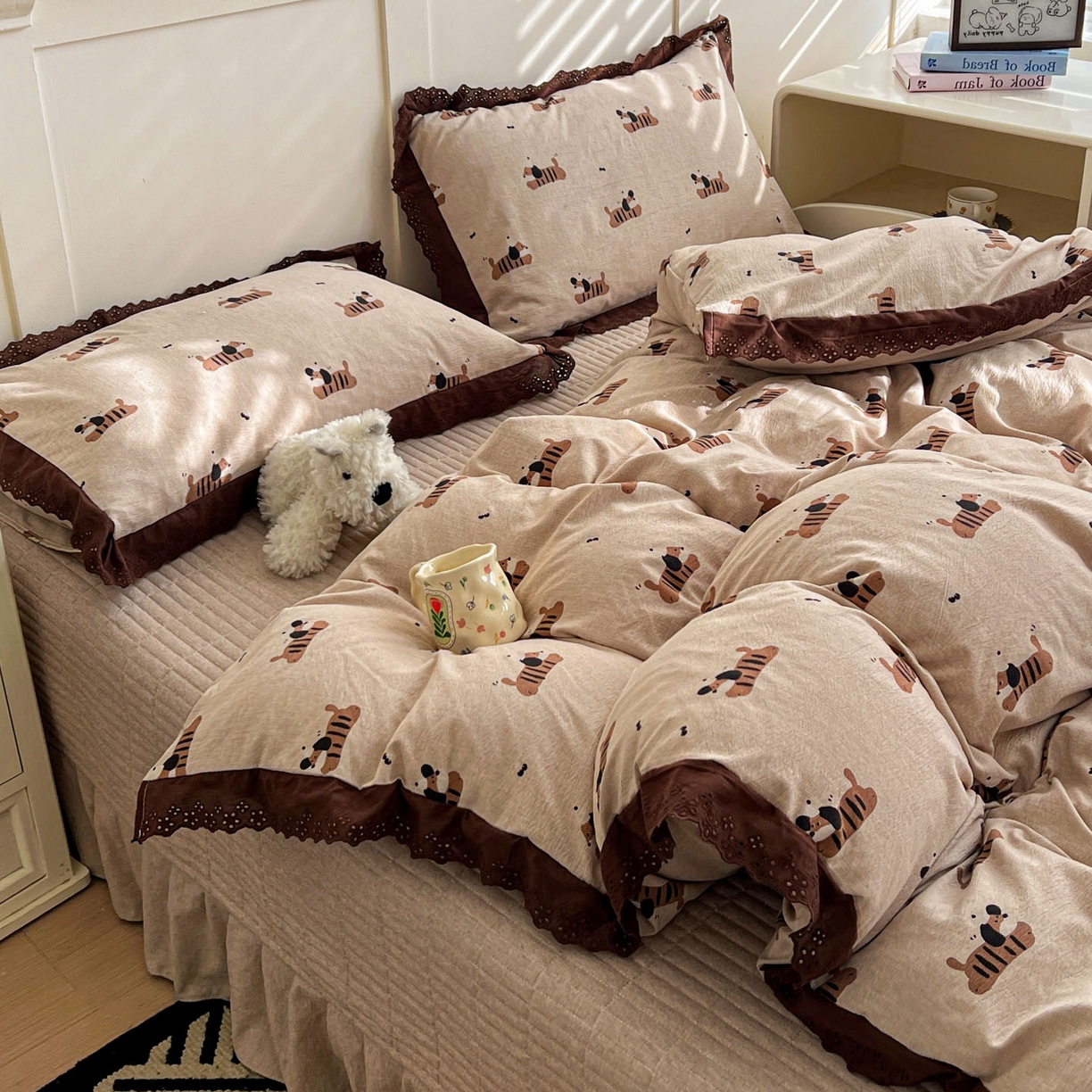 91家纺网 家纺一手货源 找家纺 富米莱（原臻工厂） 2026新款高克重爆款法式全棉纯棉花边四季款加厚色织提花床盖床裙四件套 提花-樱桃狗