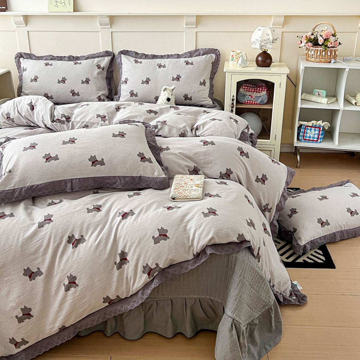 91家纺网 家纺一手货源 找家纺 富米莱（原臻工厂） 2026新款高克重爆款法式全棉纯棉花边四季款加厚色织提花床盖床裙四件套 提花-汪星人