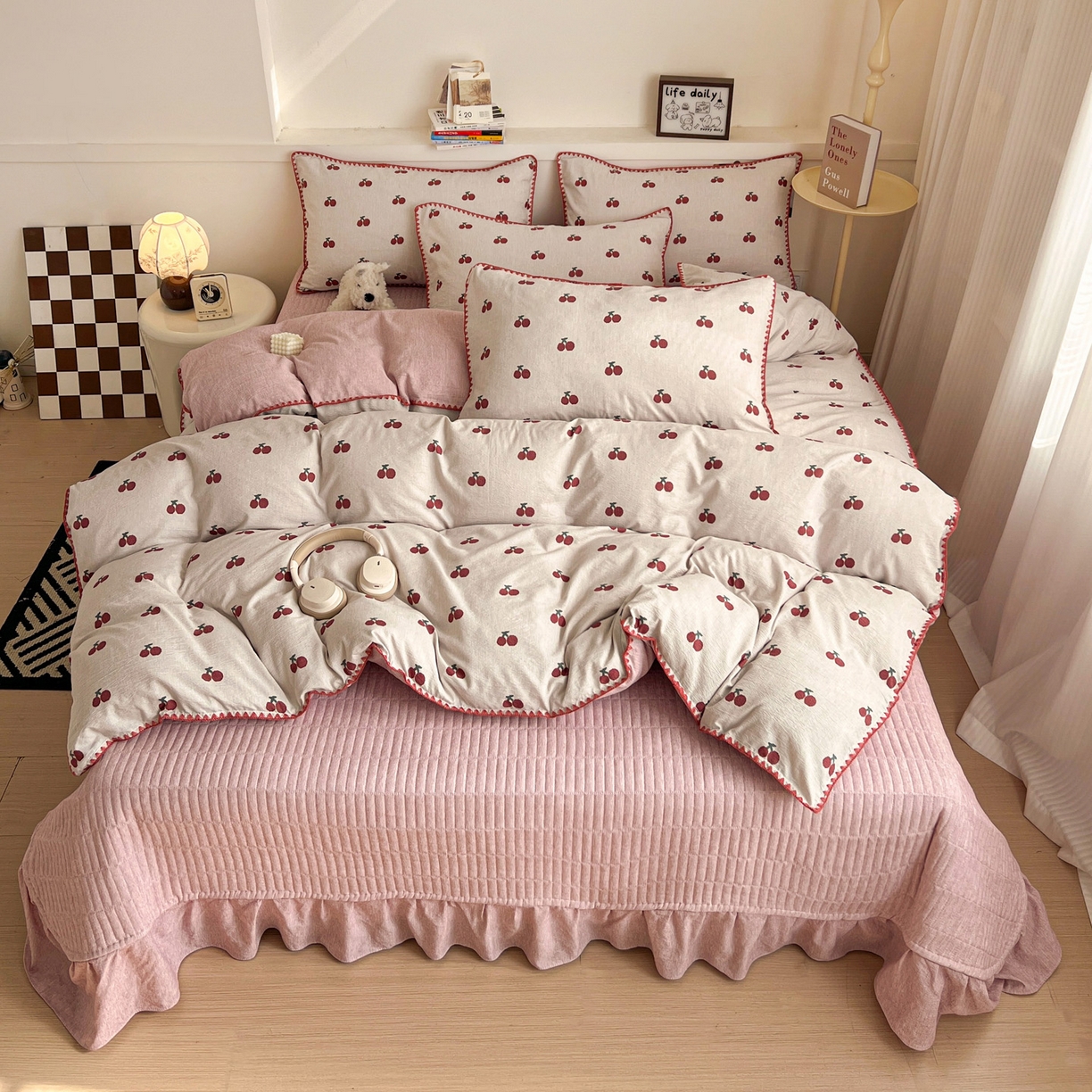 91家纺网 家纺一手货源 找家纺 富米莱（原臻工厂） 2026春夏新款色织提花贝壳边床盖床裙四件套 贝壳边-红樱桃