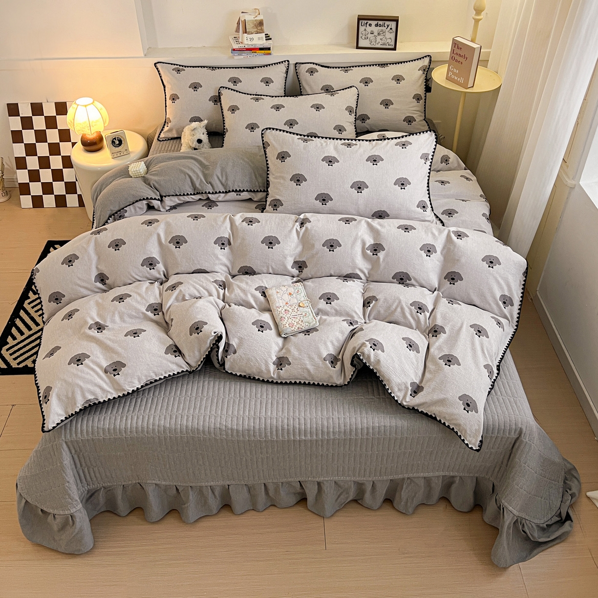 91家纺网 家纺一手货源 找家纺 富米莱（原臻工厂） 2026春夏新款色织提花贝壳边床盖床裙四件套 贝壳边-领结狗