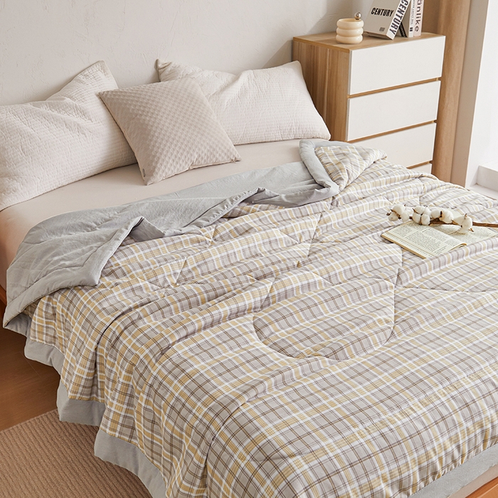 91家纺网 家纺一手货源 找家纺 织雅漫 2026新款水洗棉夏被空调被夏凉被 暖黄