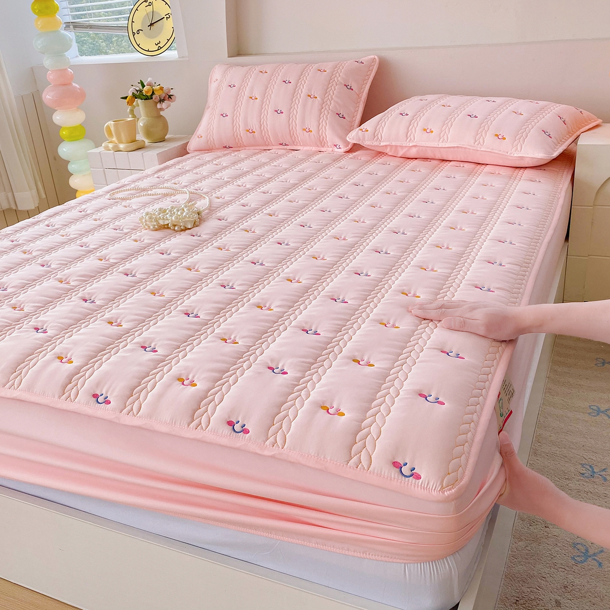 尊康家纺（原磊科） 2026新款奶昔棉抗菌夹棉床笠-昭岚系列 昭岚-粉玉