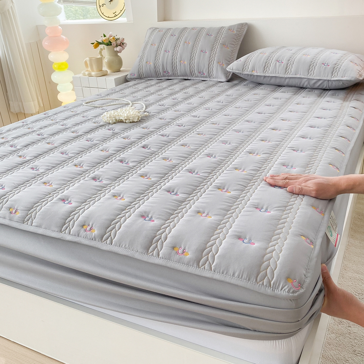 91家纺网 家纺一手货源 找家纺 （总）尊康家纺（原磊科） 2026新款奶昔棉抗菌夹棉床笠-昭岚系列