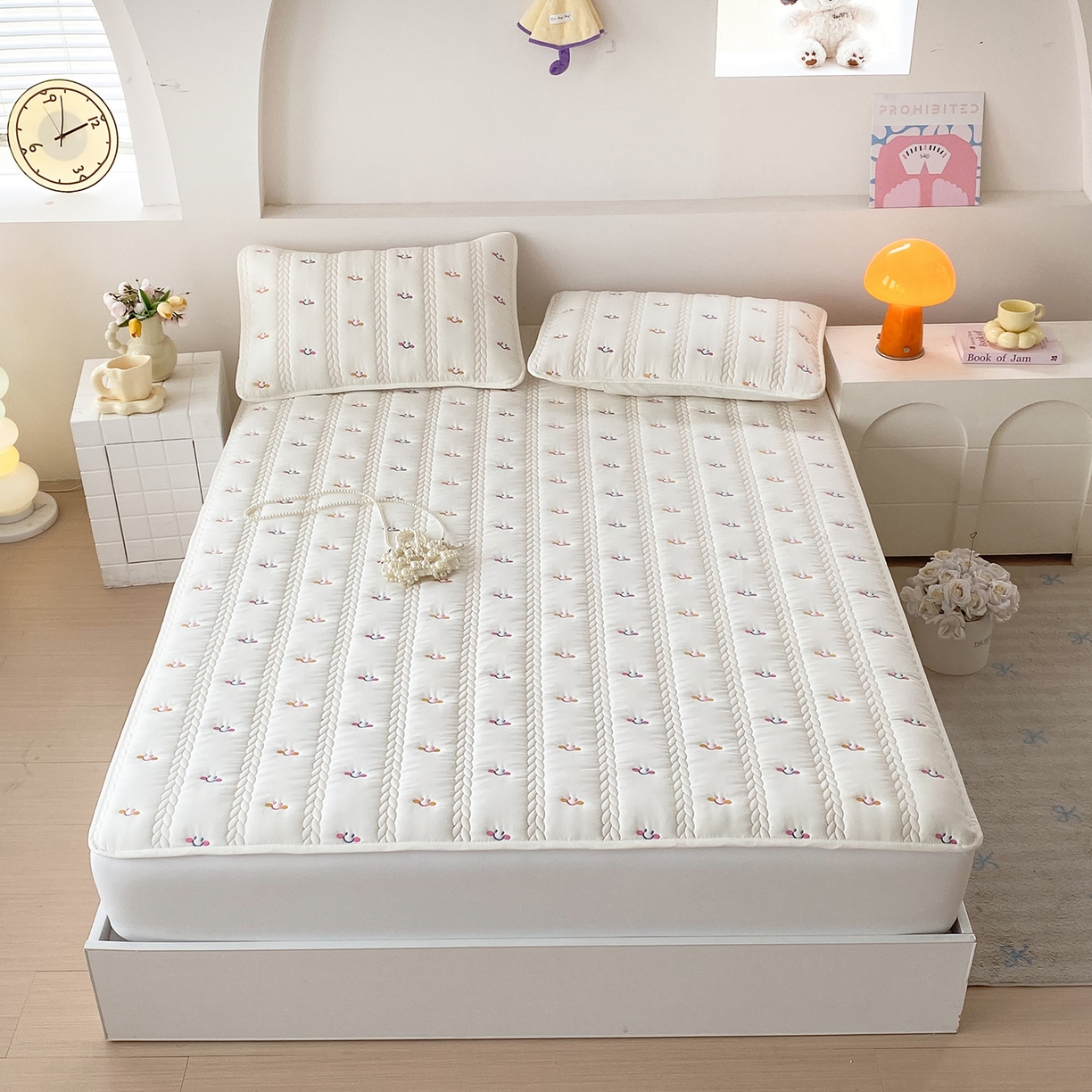 91家纺网 家纺一手货源 找家纺 尊康家纺（原磊科） 2026新款奶昔棉抗菌夹棉床笠-昭岚系列 昭岚-米白