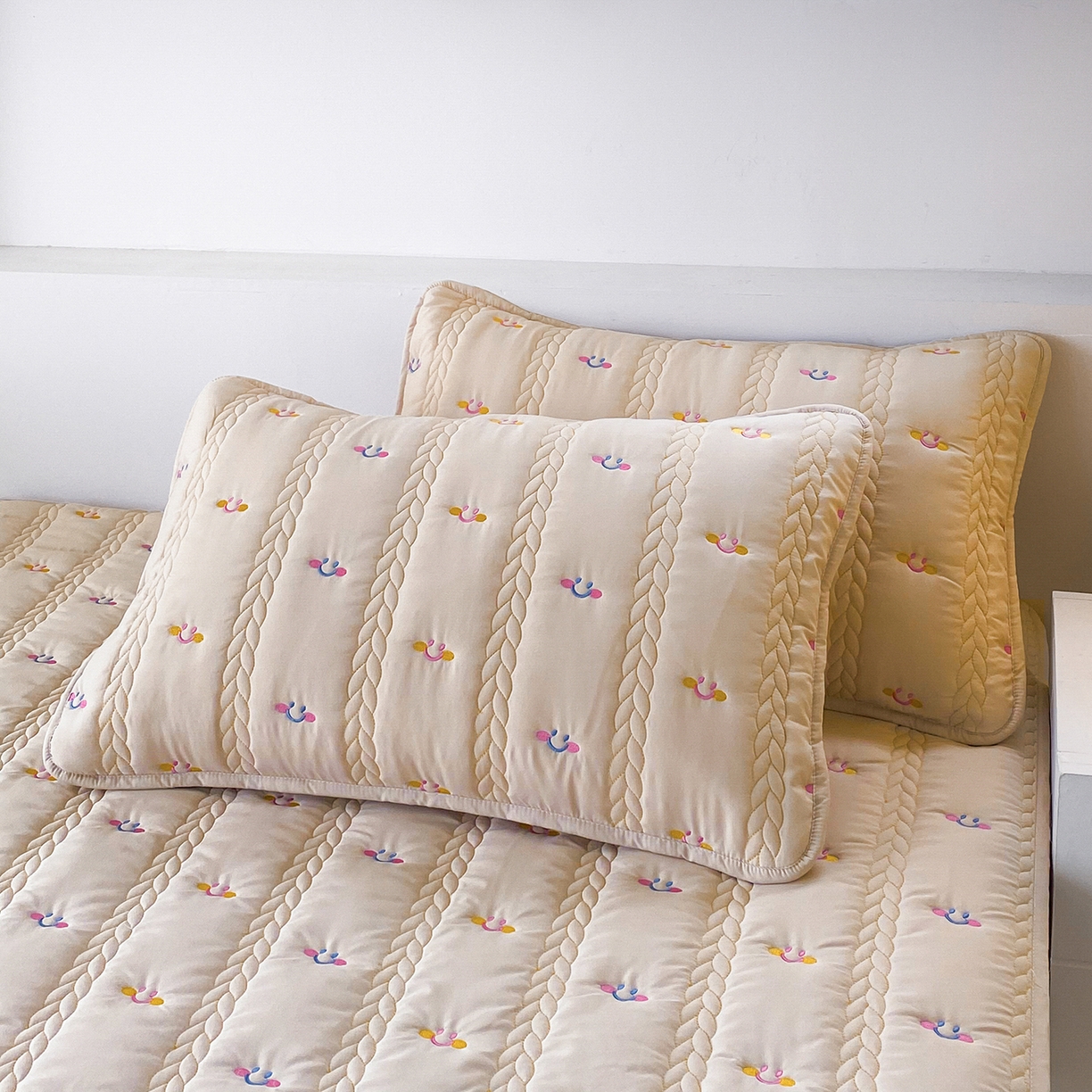 91家纺网 家纺一手货源 找家纺 尊康家纺（原磊科） 2026新款奶昔棉抗菌夹棉床笠-昭岚系列 昭岚-香槟