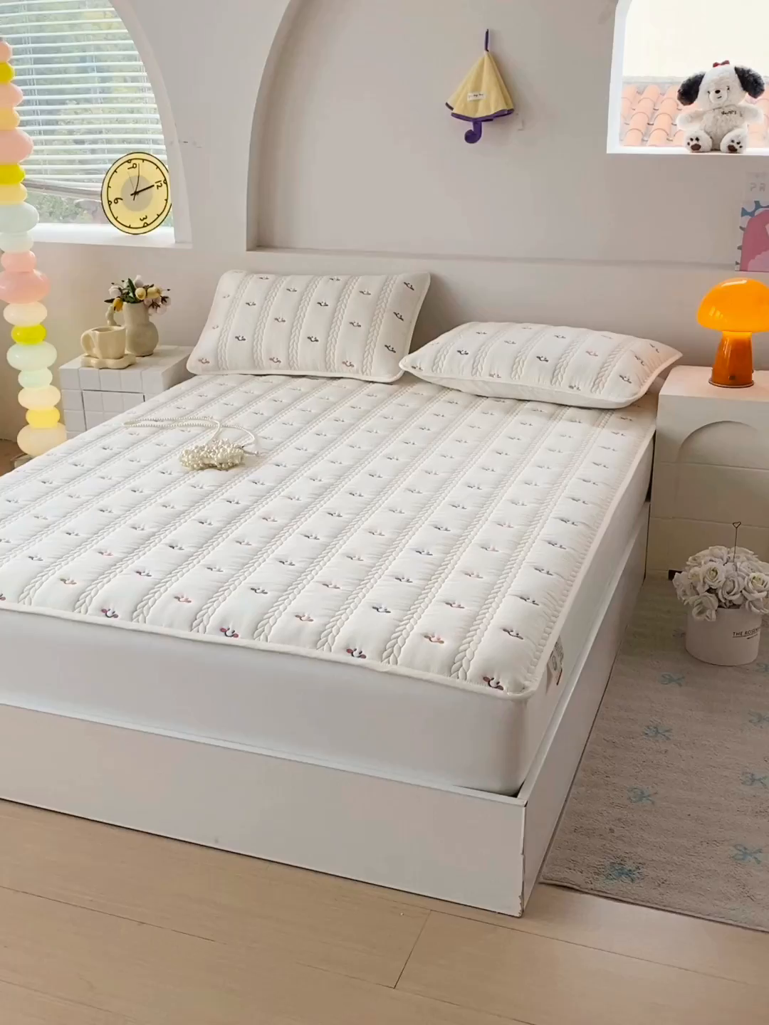 91家纺网 家纺一手货源 找家纺 尊康家纺（原磊科） 2026新款奶昔棉抗菌夹棉床笠-昭岚系列 昭岚-米白