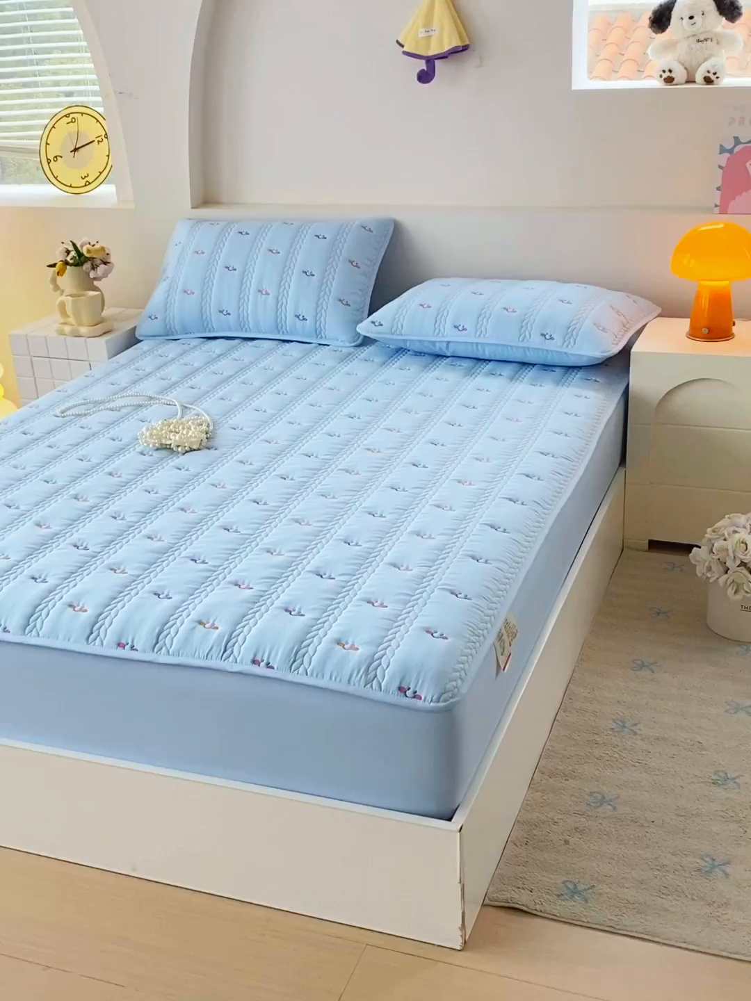 91家纺网 家纺一手货源 找家纺 尊康家纺（原磊科） 2026新款奶昔棉抗菌夹棉床笠-昭岚系列 昭岚-天空蓝