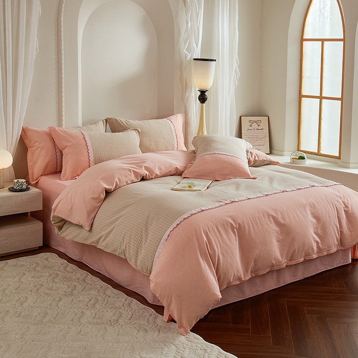 91家纺网 家纺一手货源 找家纺 喜四方 2026新款100%全棉纯棉色织水洗棉花边工艺款四件套-系列一 清禾-粉