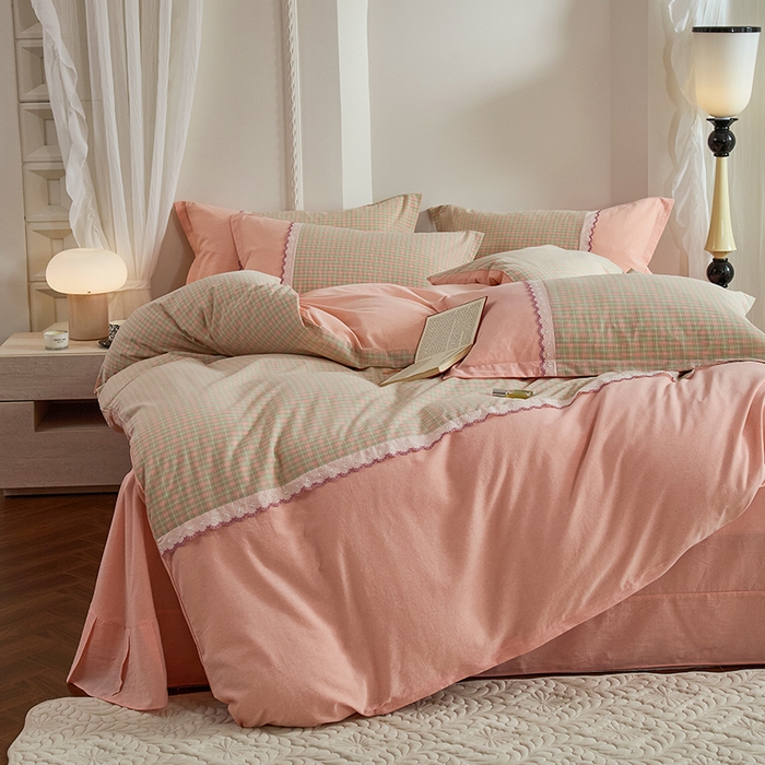 91家纺网 家纺一手货源 找家纺 喜四方 2026新款100%全棉纯棉色织水洗棉花边工艺款四件套-系列一 清禾-粉