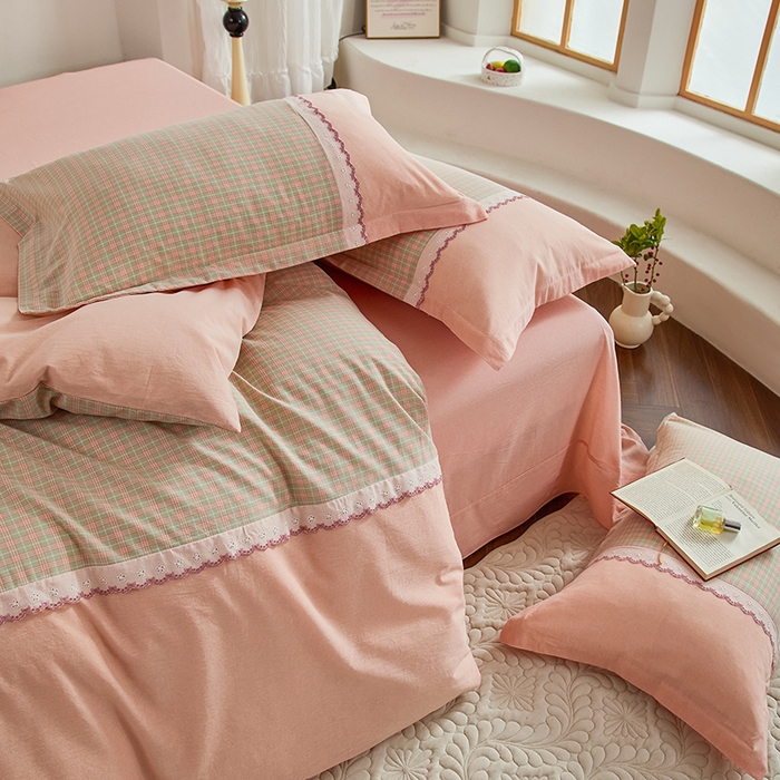 91家纺网 家纺一手货源 找家纺 喜四方 2026新款100%全棉纯棉色织水洗棉花边工艺款四件套-系列一 清禾-粉