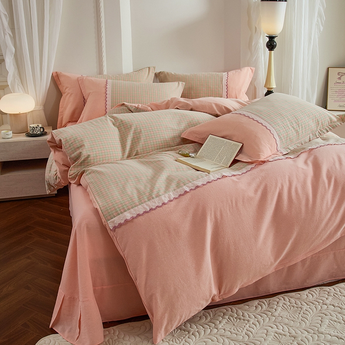 91家纺网 家纺一手货源 找家纺 喜四方 2026新款100%全棉纯棉色织水洗棉花边工艺款四件套-系列一 清禾-粉