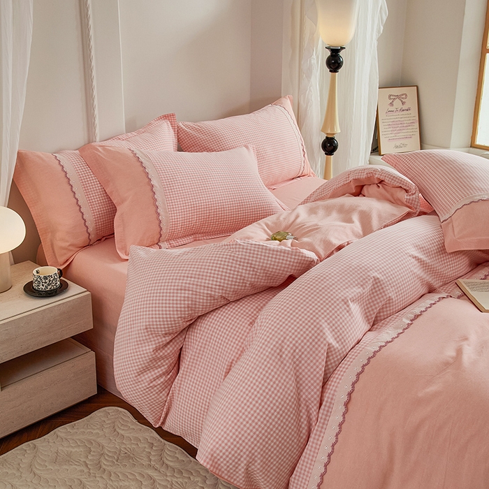 91家纺网 家纺一手货源 找家纺 喜四方 2026新款100%全棉纯棉色织水洗棉花边工艺款四件套-系列一 小确幸-粉