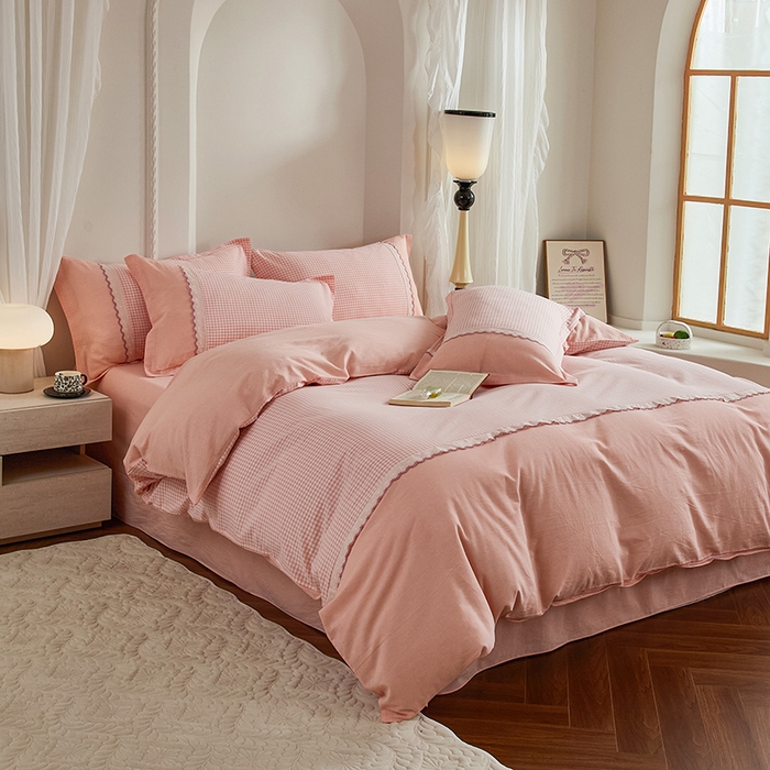 91家纺网 家纺一手货源 找家纺 喜四方 2026新款100%全棉纯棉色织水洗棉花边工艺款四件套-系列一 小确幸-粉