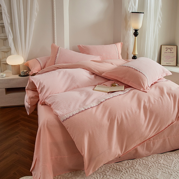 91家纺网 家纺一手货源 找家纺 喜四方 2026新款100%全棉纯棉色织水洗棉花边工艺款四件套-系列一 小确幸-粉